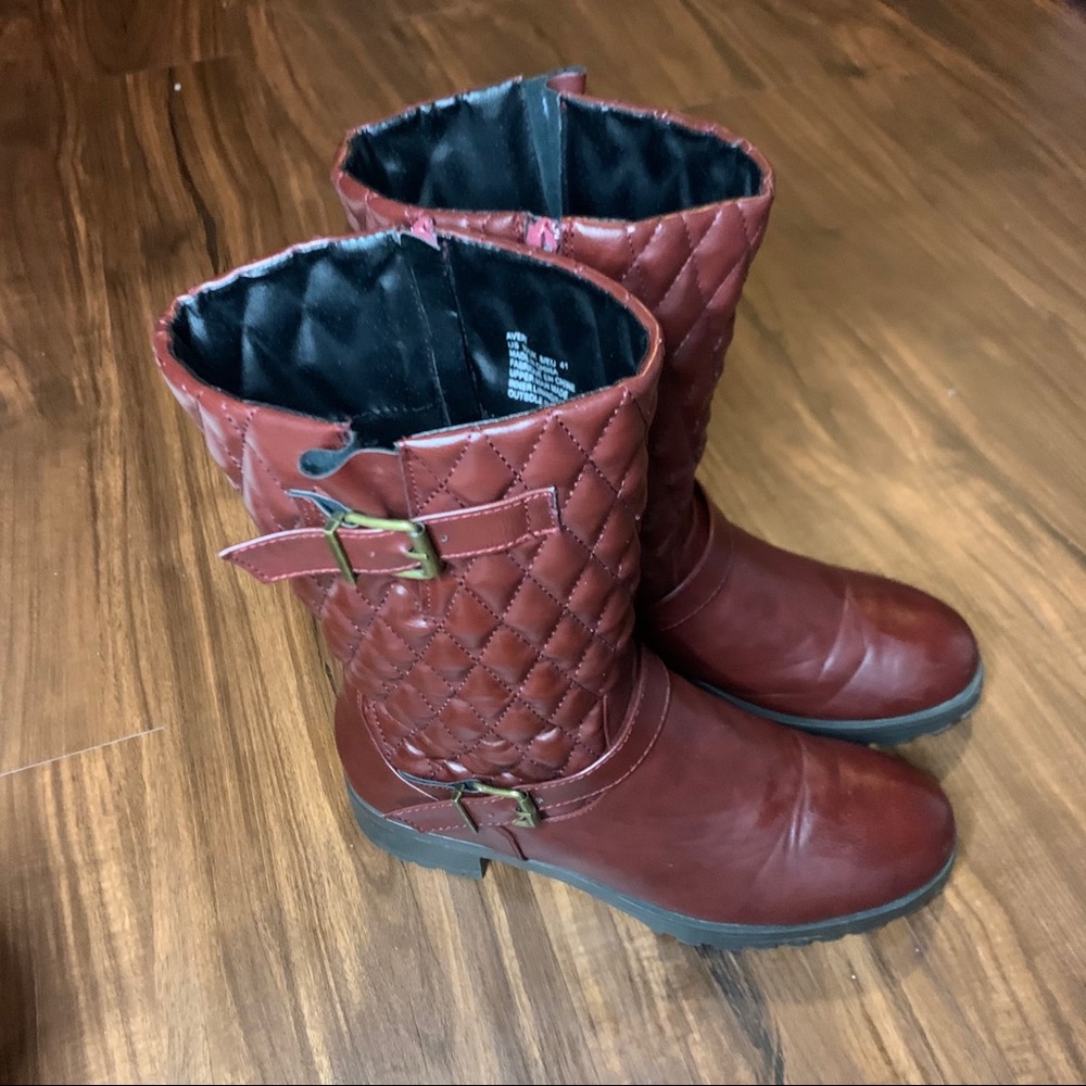 Shoedazzel boots size 10 maroon